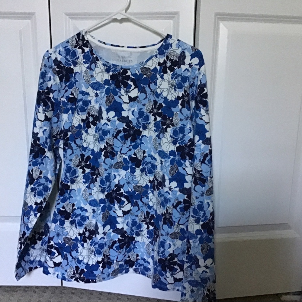 Talbots Ladies Long Sleeve Top. Size XL. NWT